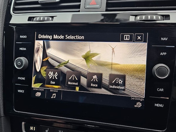 Used Volkswagen Golf 2018 for sale - 76173291: Photo 49
