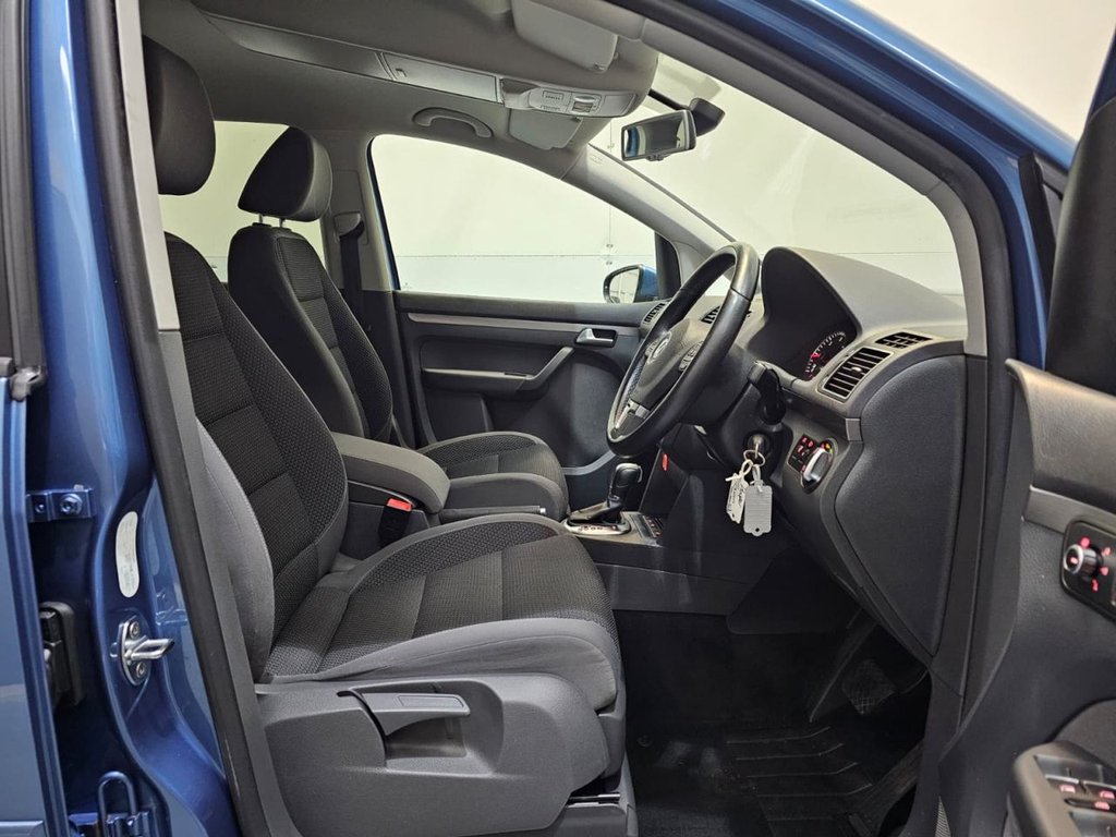Used Volkswagen Touran 2011 for sale - 75985842: Photo 15