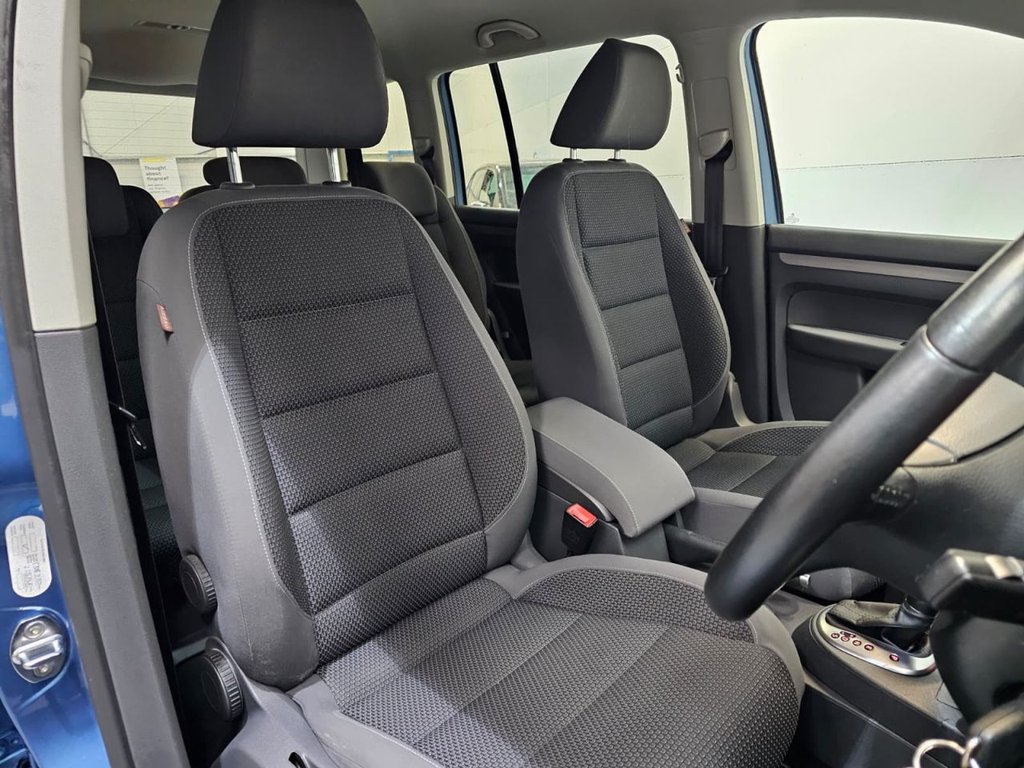 Used Volkswagen Touran 2011 for sale - 75985842: Photo 16