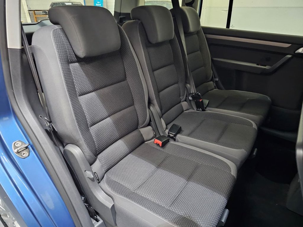 Used Volkswagen Touran 2011 for sale - 75985842: Photo 19