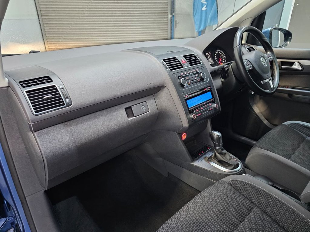 Used Volkswagen Touran 2011 for sale - 75985842: Photo 20