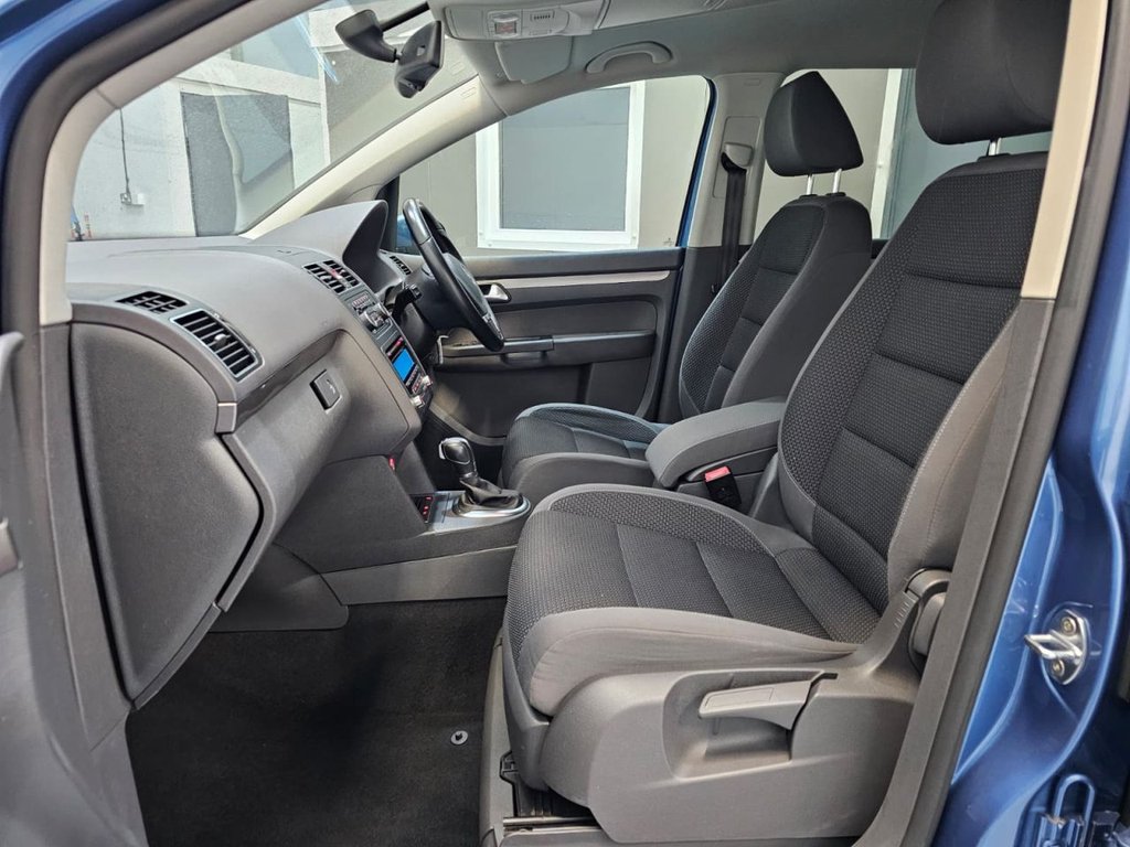 Used Volkswagen Touran 2011 for sale - 75985842: Photo 21