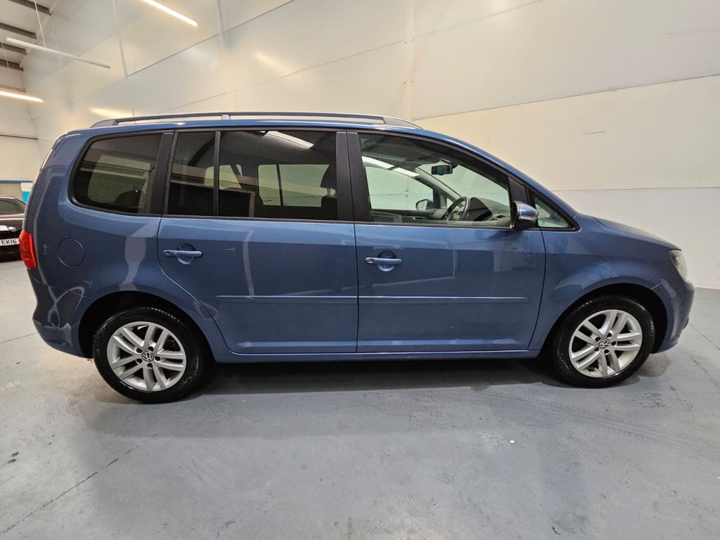 Used Volkswagen Touran 2011 for sale - 75985842: Photo 3