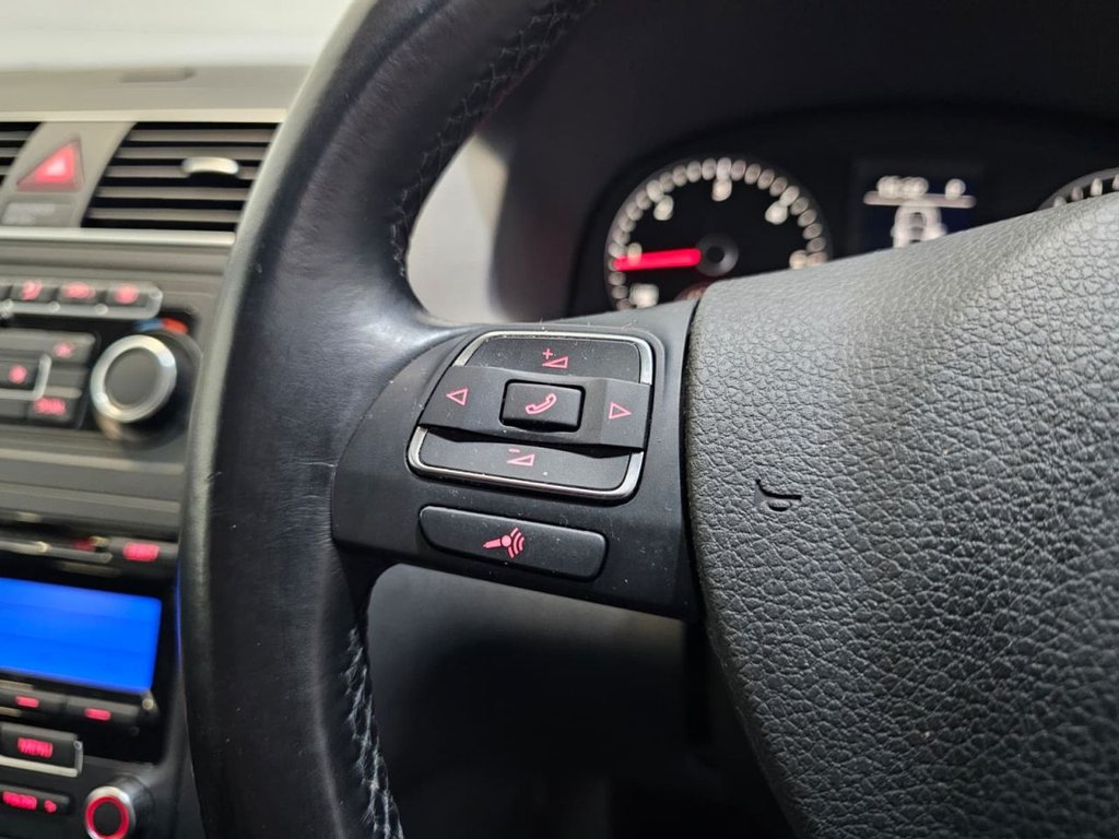 Used Volkswagen Touran 2011 for sale - 75985842: Photo 35