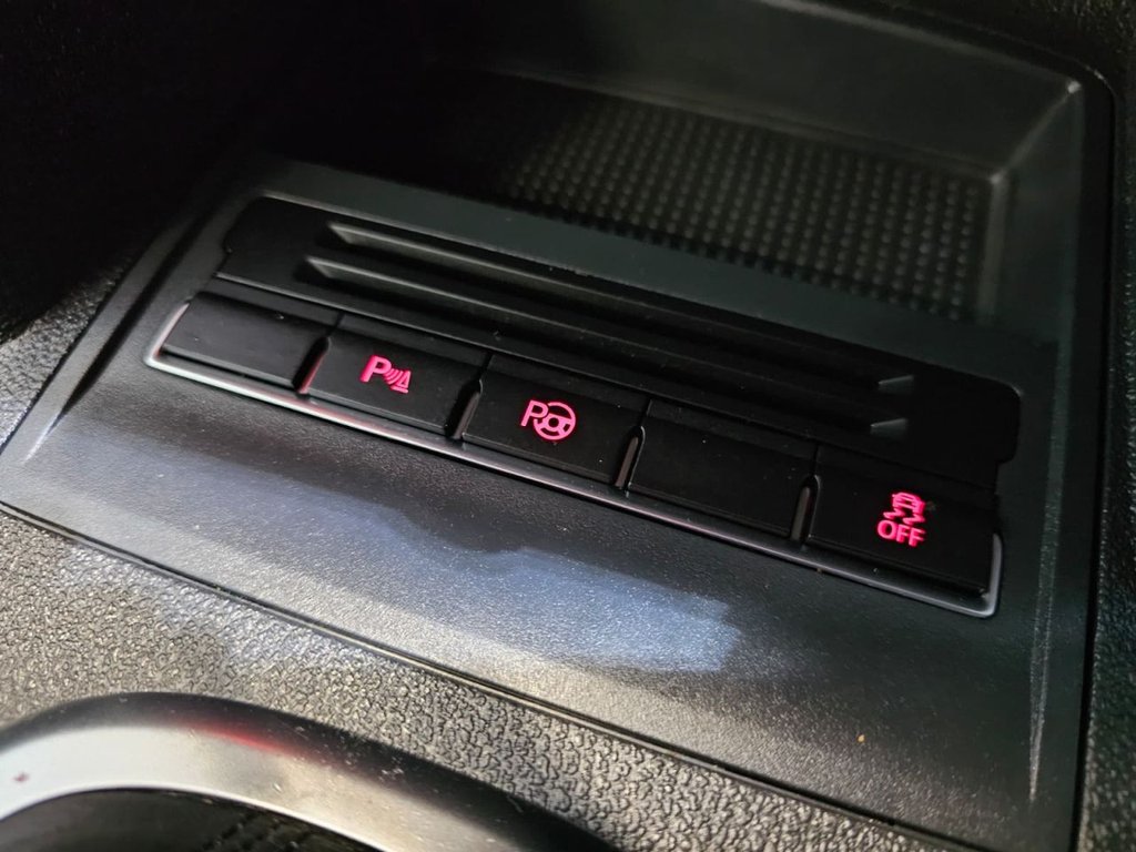 Used Volkswagen Touran 2011 for sale - 75985842: Photo 38
