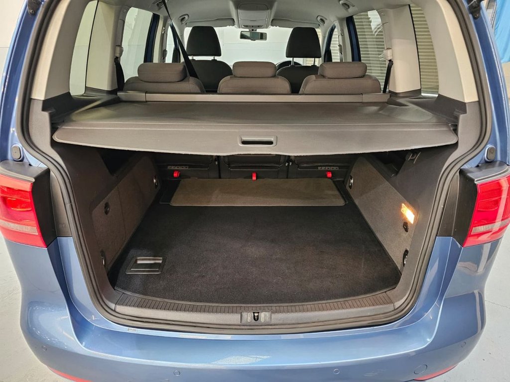 Used Volkswagen Touran 2011 for sale - 75985842: Photo 6