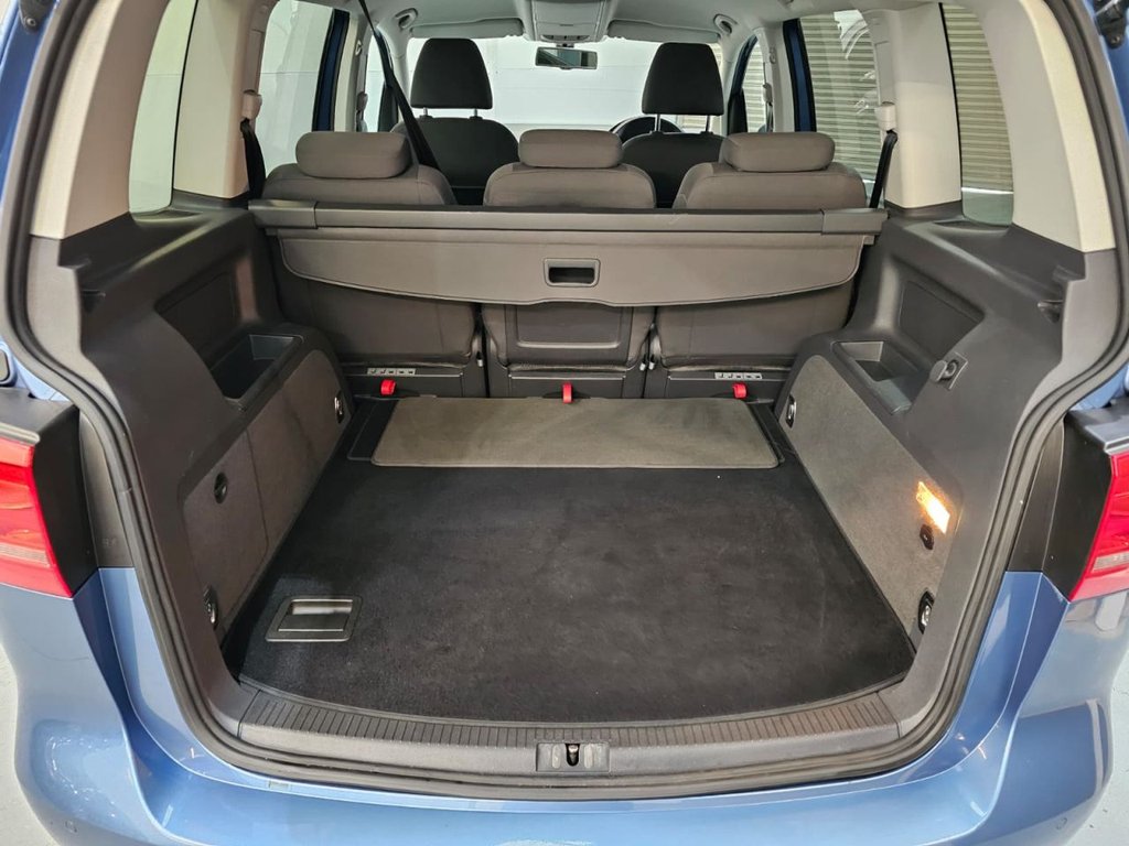 Used Volkswagen Touran 2011 for sale - 75985842: Photo 7