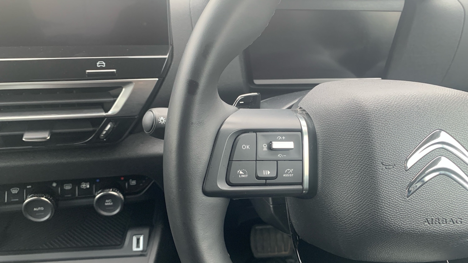 Used Citroen C4 2024 for sale - 76574342: Photo 23