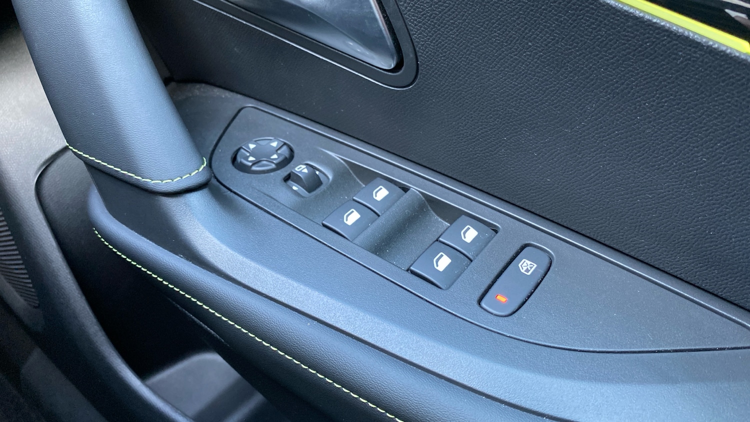 Used Peugeot 2008 2023 for sale - 76110281: Photo 22
