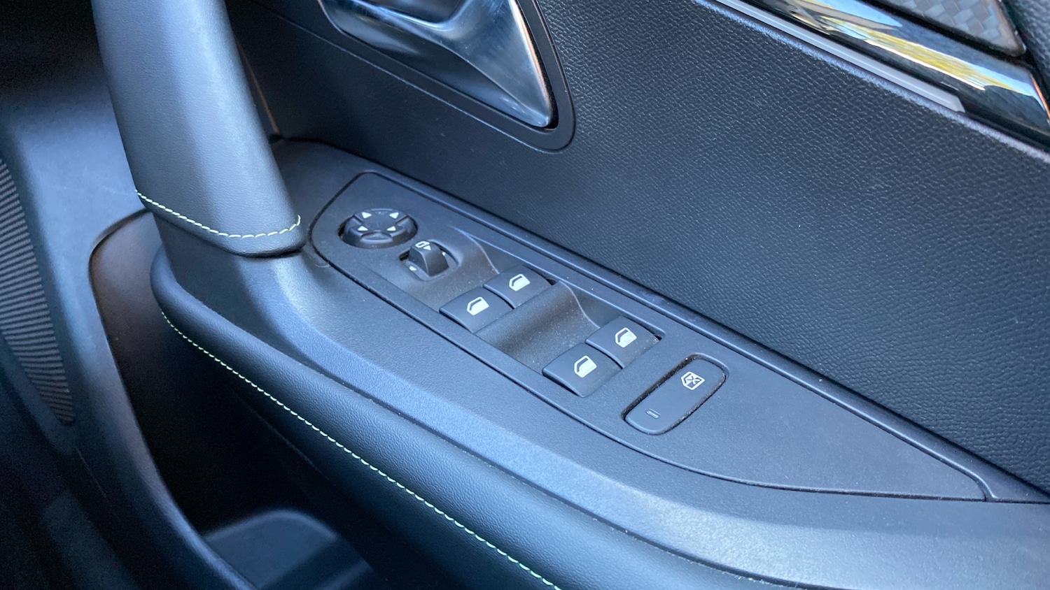 Used Peugeot 2008 2023 for sale - 75942590: Photo 22