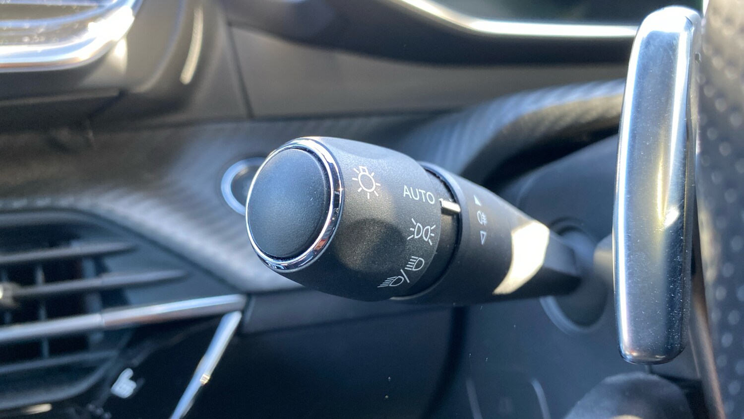 Used Peugeot 2008 2023 for sale - 75942590: Photo 30