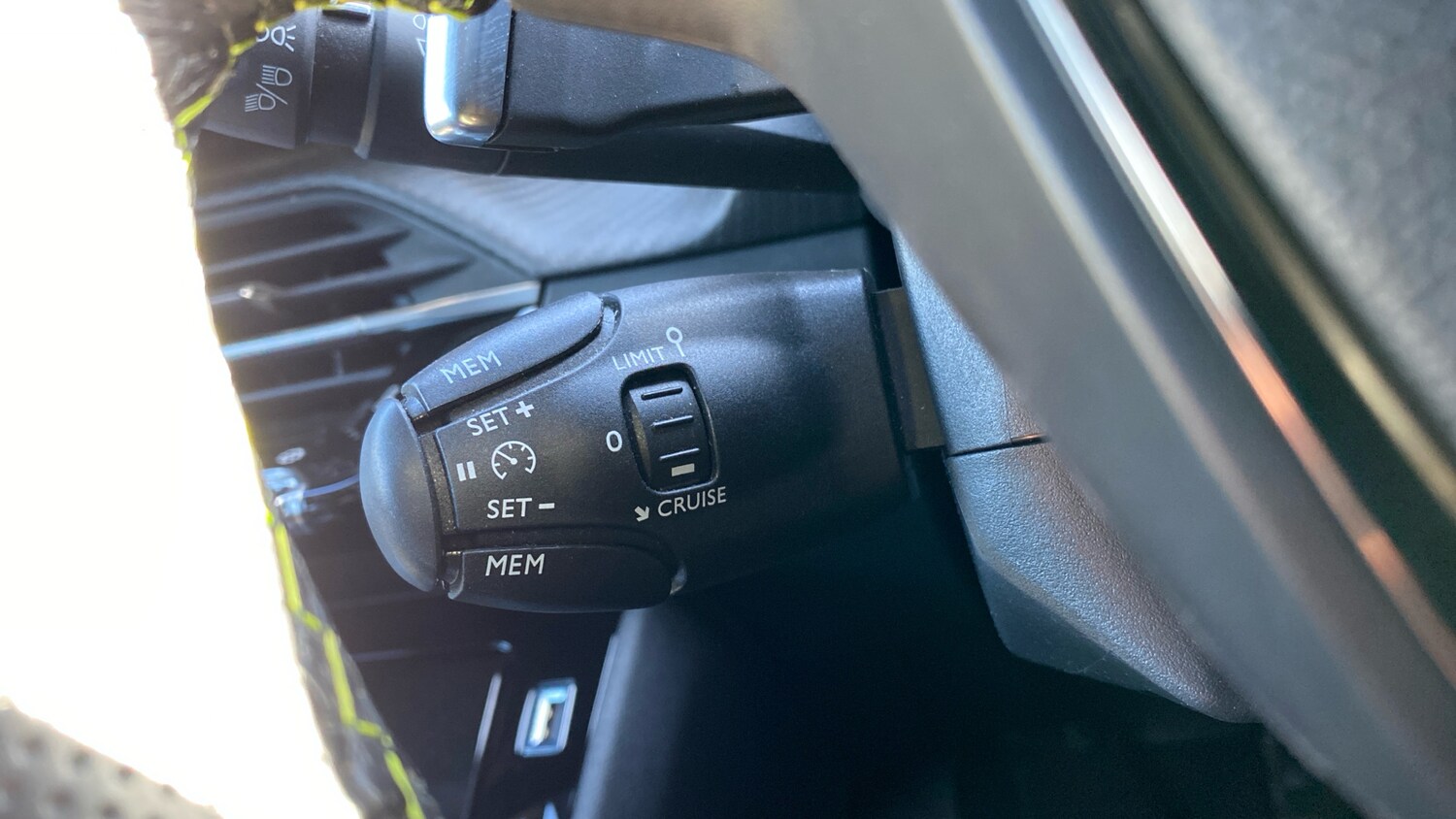 Used Peugeot 2008 2023 for sale - 75942590: Photo 33