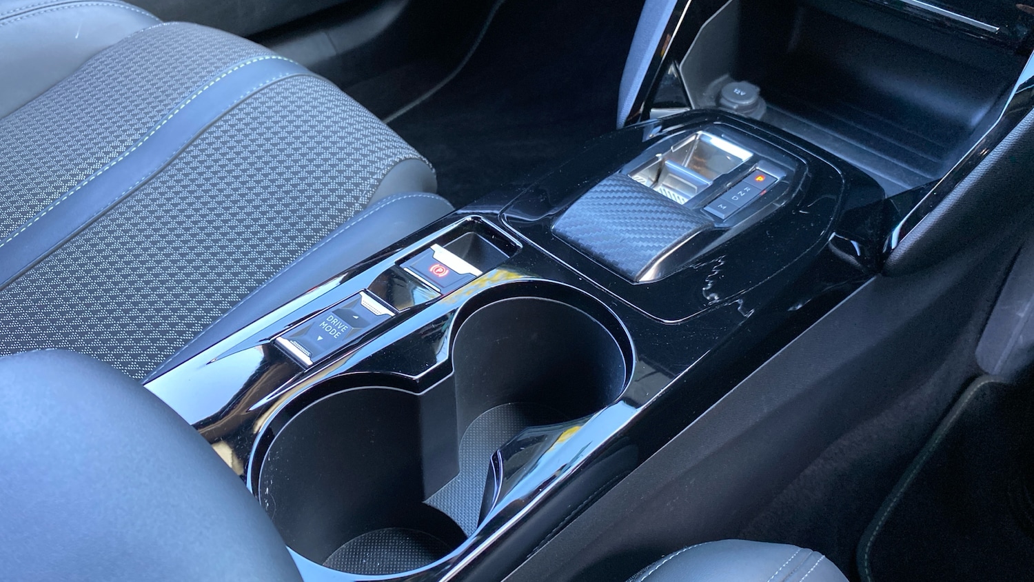 Used Peugeot 2008 2023 for sale - 75942590: Photo 38