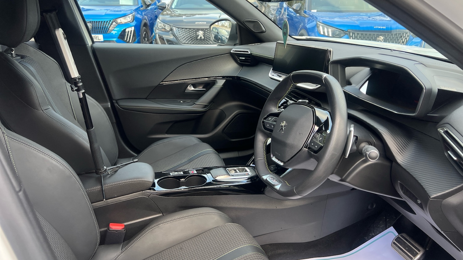 Used Peugeot 2008 2022 for sale - 76702970: Photo 11