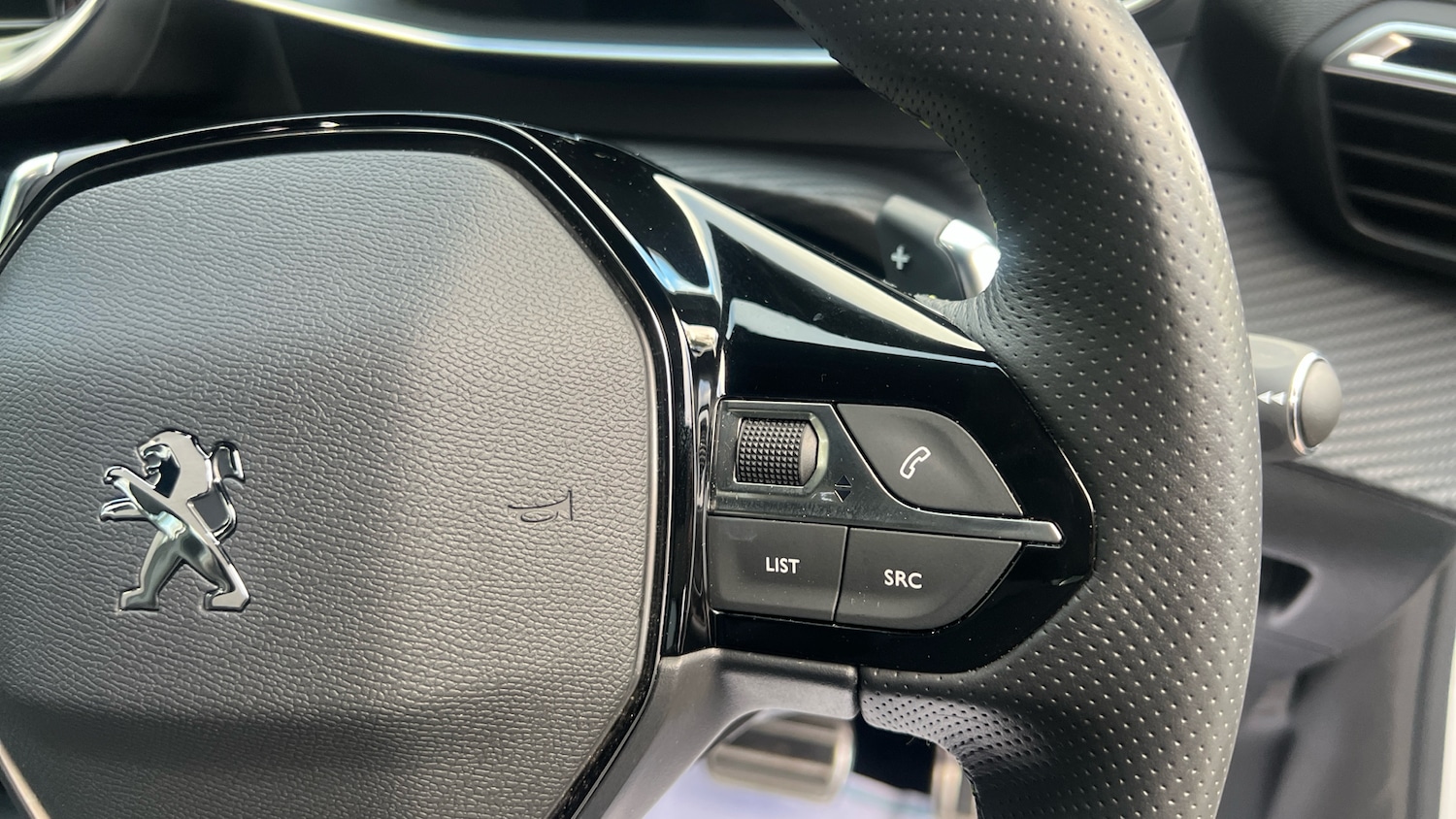 Used Peugeot 2008 2022 for sale - 76702970: Photo 24