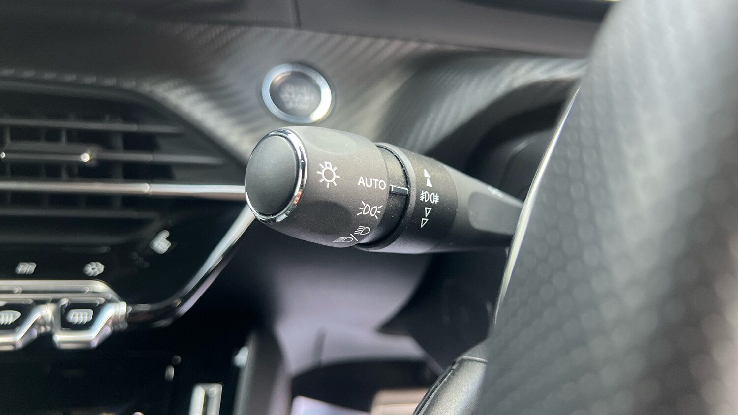 Used Peugeot 2008 2022 for sale - 76702970: Photo 28