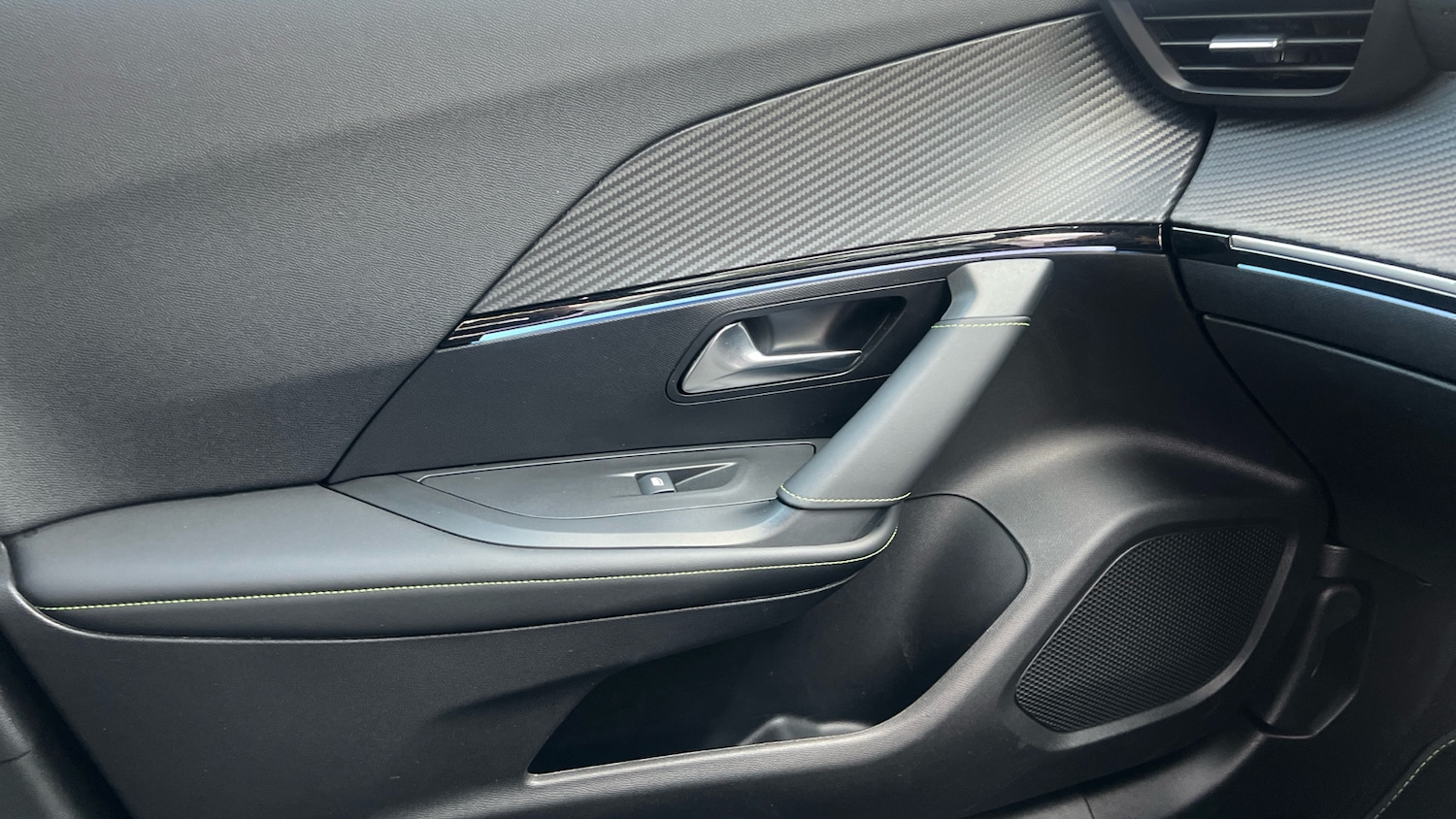 Used Peugeot 2008 2022 for sale - 76702970: Photo 39