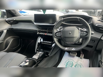 Used Peugeot 2008 2022 for sale - 76702970: Photo