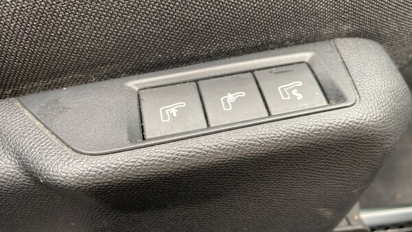 Used Peugeot 2008 2022 for sale - 76202088: Photo 30