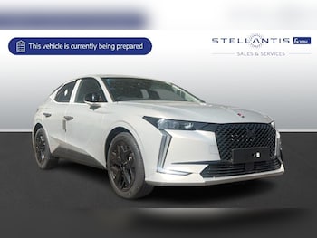 2025 - 1.6 E-TENSE 12.4kWh Performance Line Hatchback 5dr Petrol Plug-in Hybrid EA