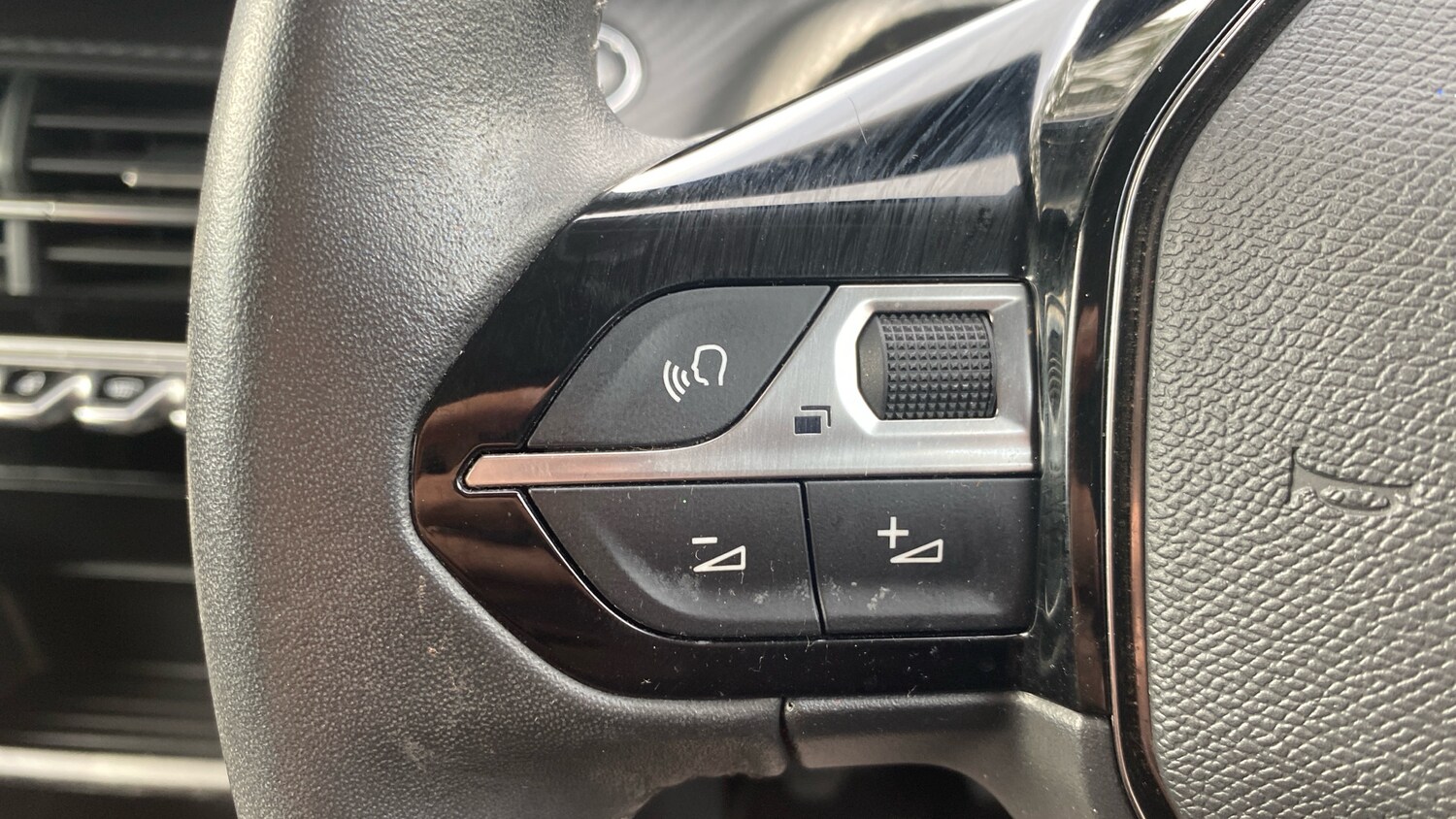 Used Peugeot 2008 2022 for sale - 76123527: Photo 23