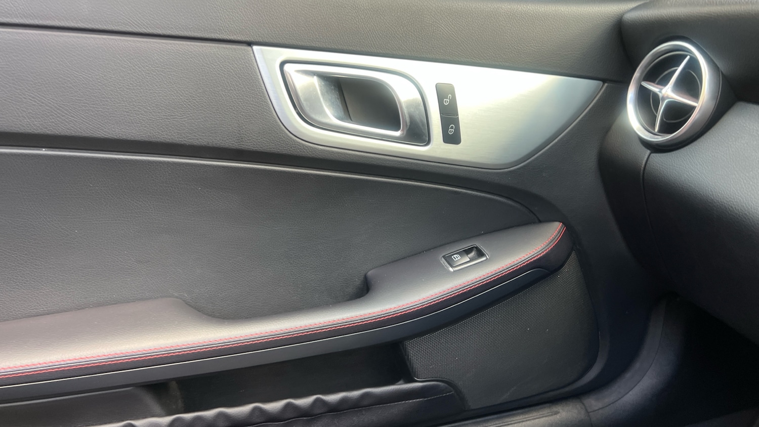 Used Mercedes-Benz SLK 2014 for sale - 76359096: Photo 37