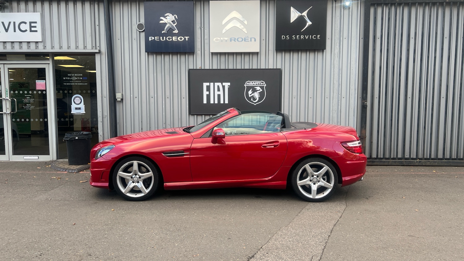 Used Mercedes-Benz SLK 2014 for sale - 76359096: Photo 6