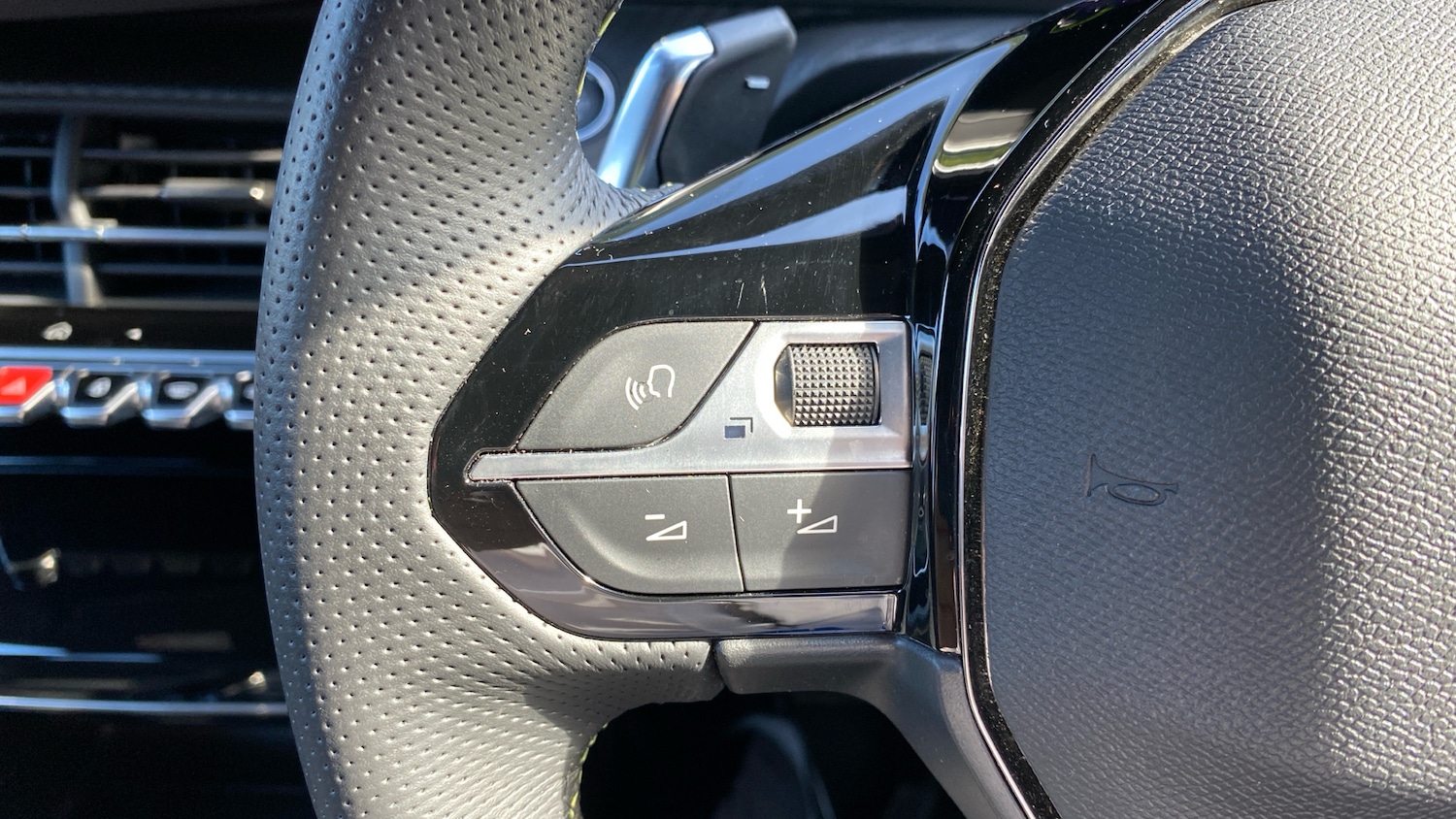 Used Peugeot 2008 2024 for sale - 76086072: Photo 23