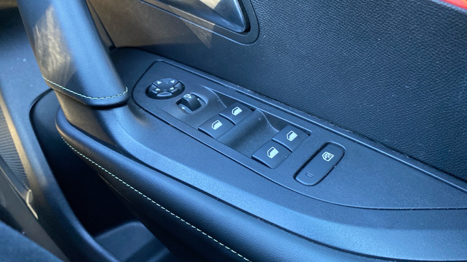 Used Peugeot 2008 2022 for sale - 75966364: Photo 22