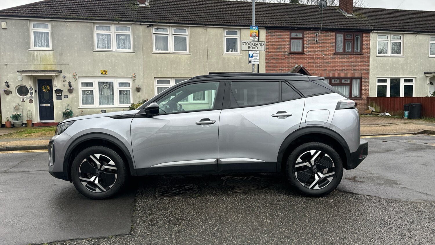 Used Peugeot 2008 2023 for sale - 77587818: Photo 6