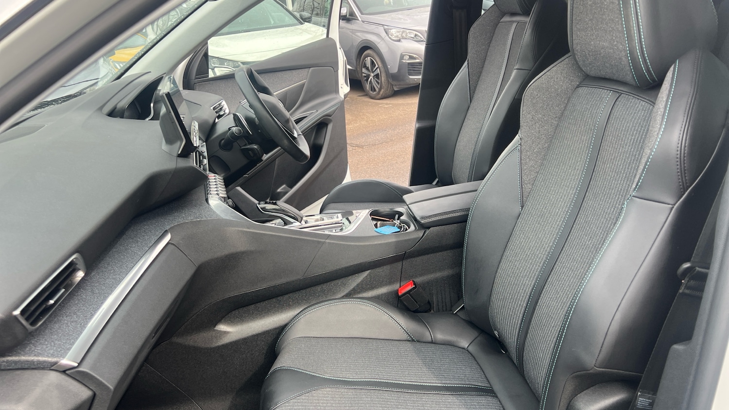 Used Peugeot 3008 2022 for sale - 77268713: Photo 37