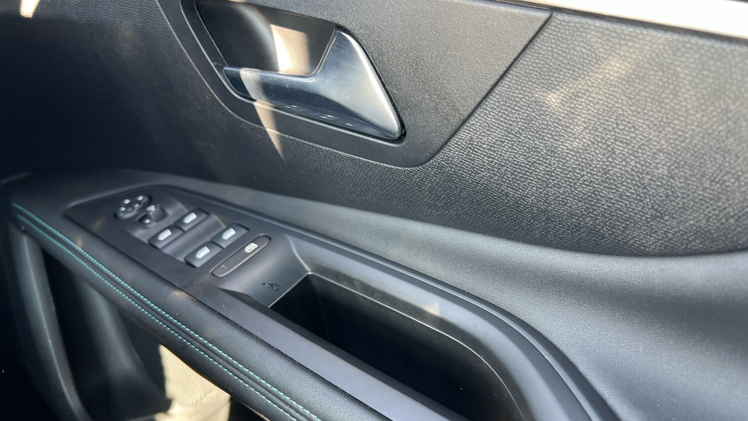 Used Peugeot 3008 2022 for sale - 75942606: Photo 22