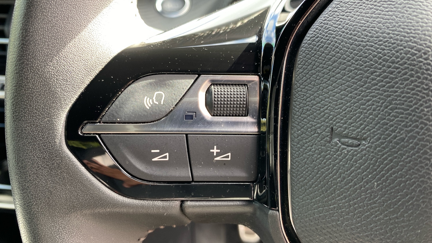 Used Peugeot 2008 2023 for sale - 75901341: Photo 23