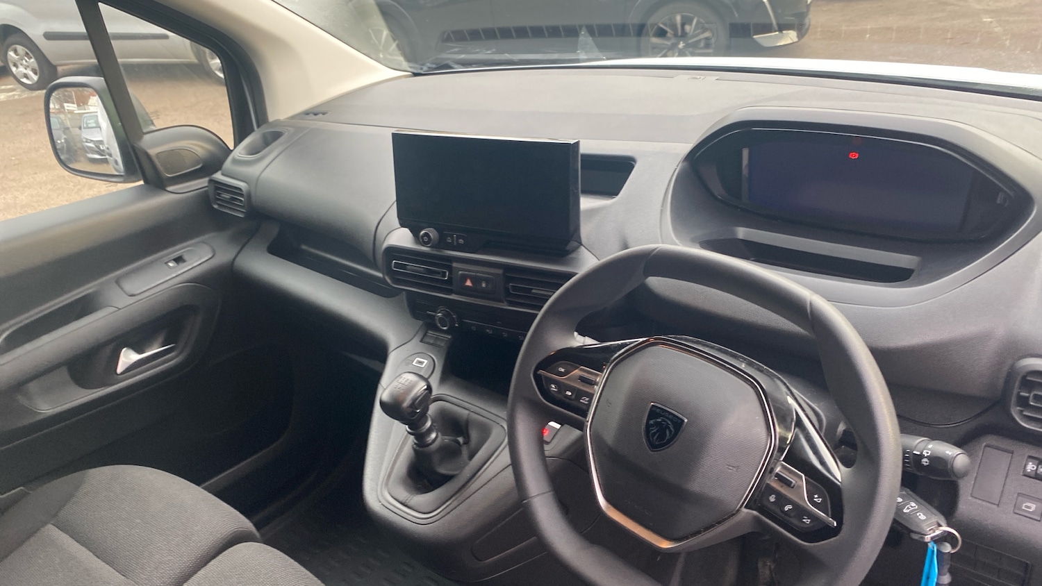 Used Peugeot Partner 2025 for sale - 76966108: Photo 4