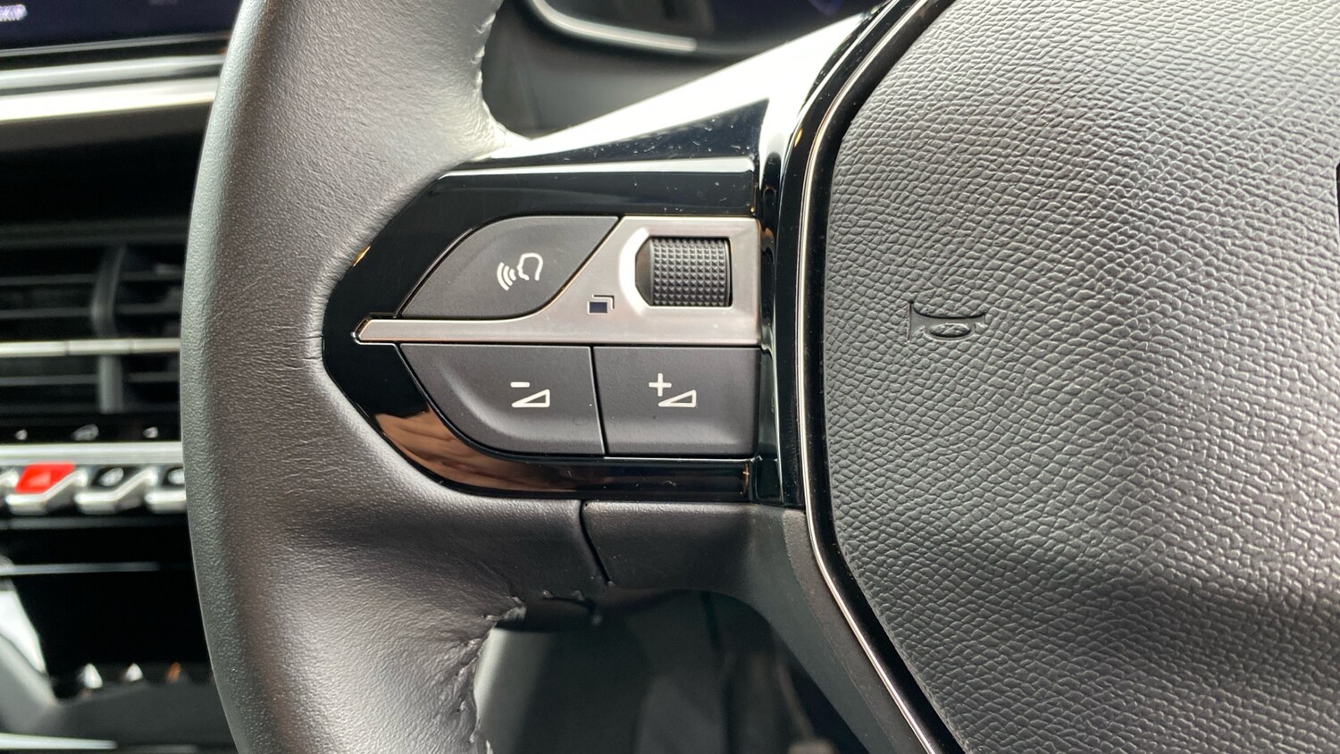 Used Peugeot 208 2024 for sale - 76400028: Photo 23