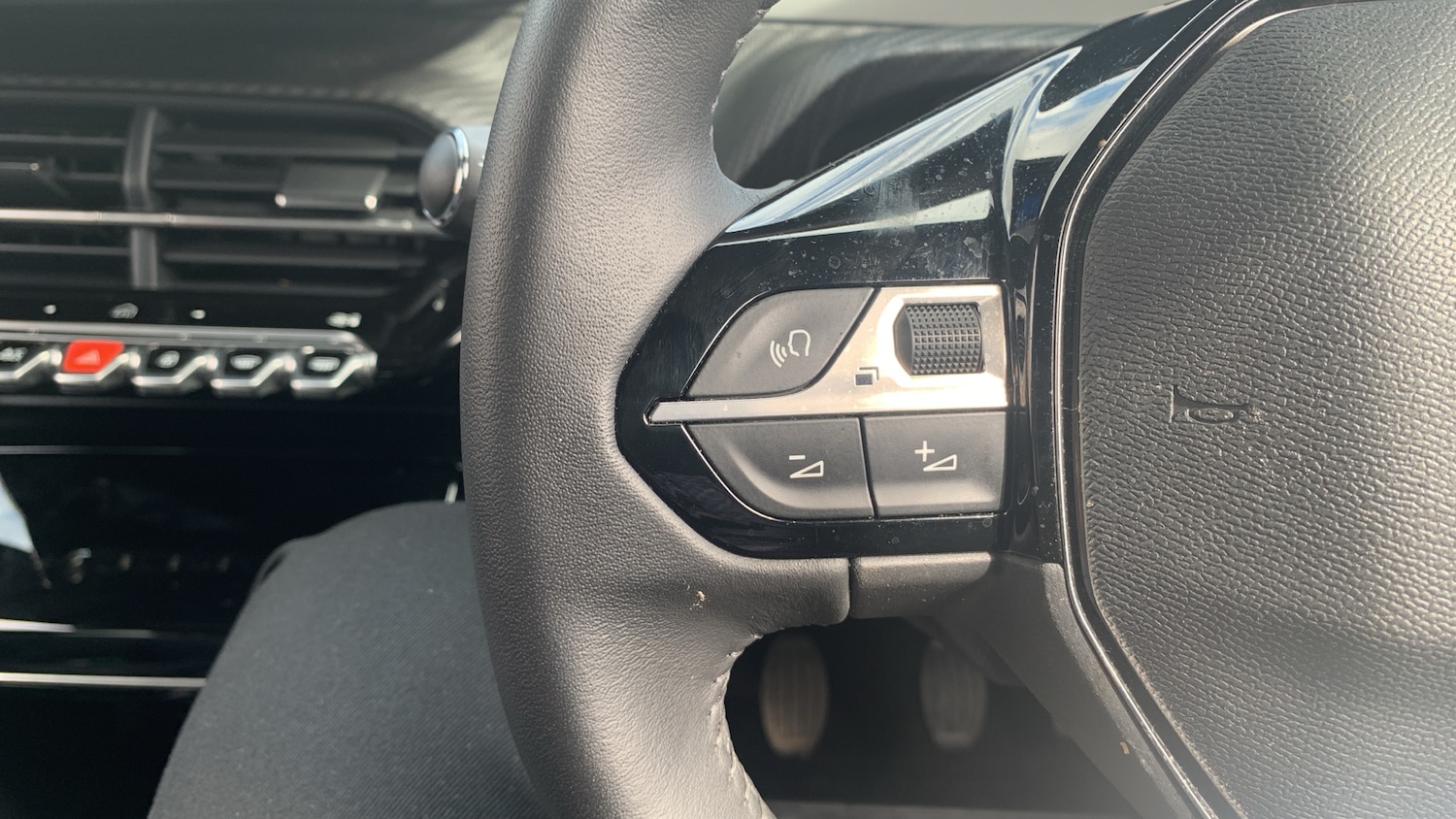 Used Peugeot 2008 2023 for sale - 76574345: Photo 23