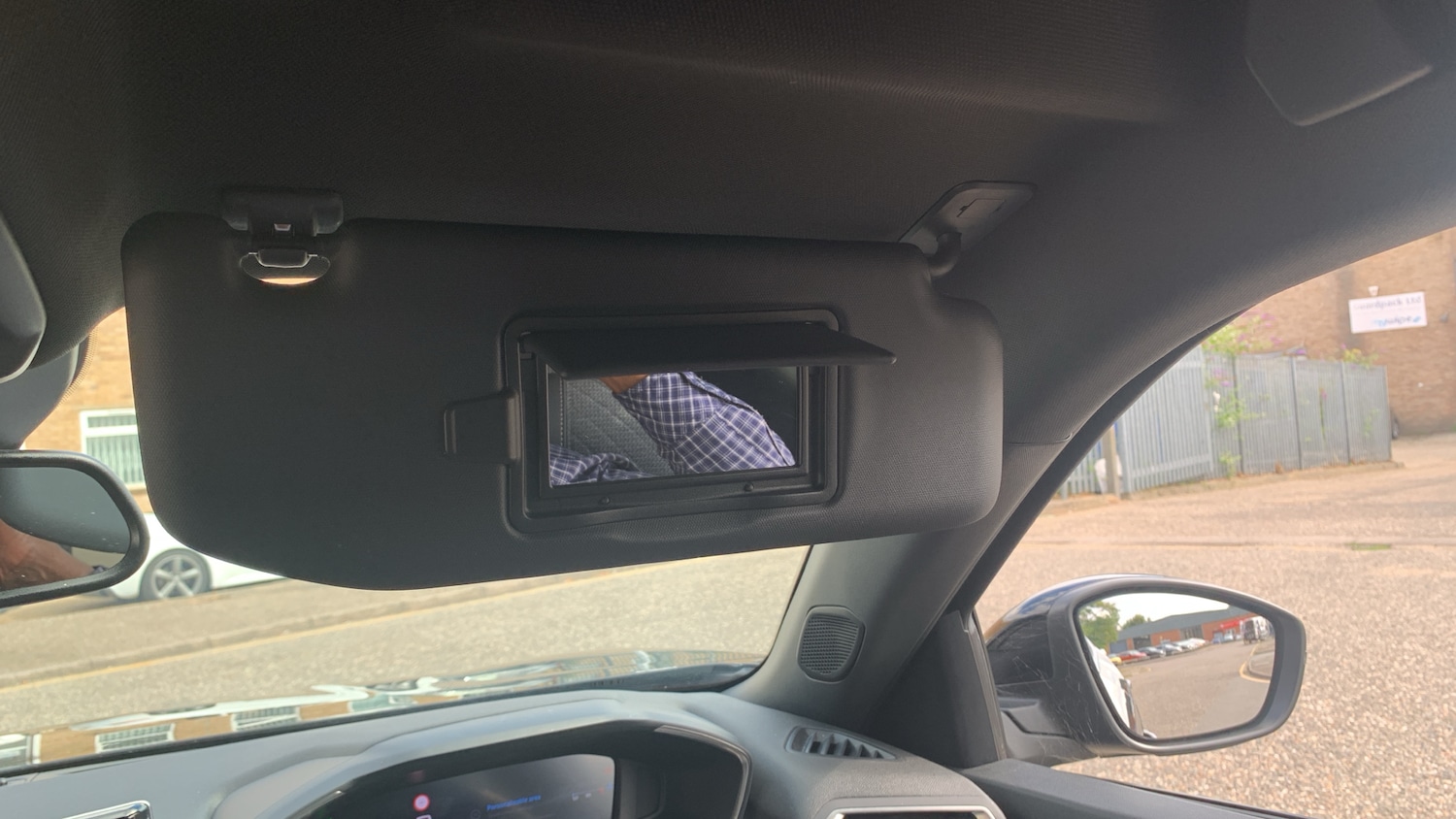 Used Peugeot 2008 2023 for sale - 76574345: Photo 37