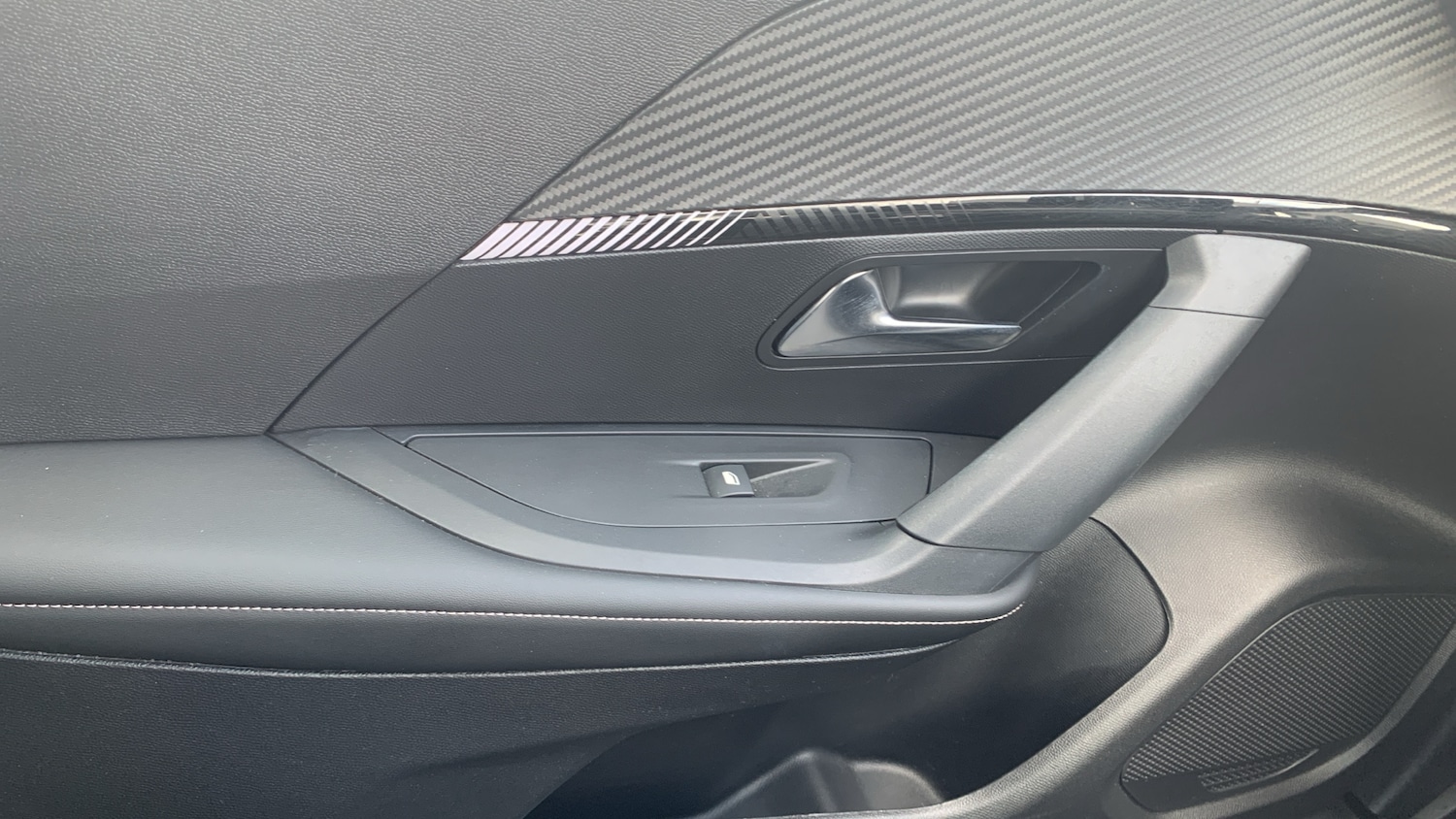 Used Peugeot 2008 2023 for sale - 76574345: Photo 40