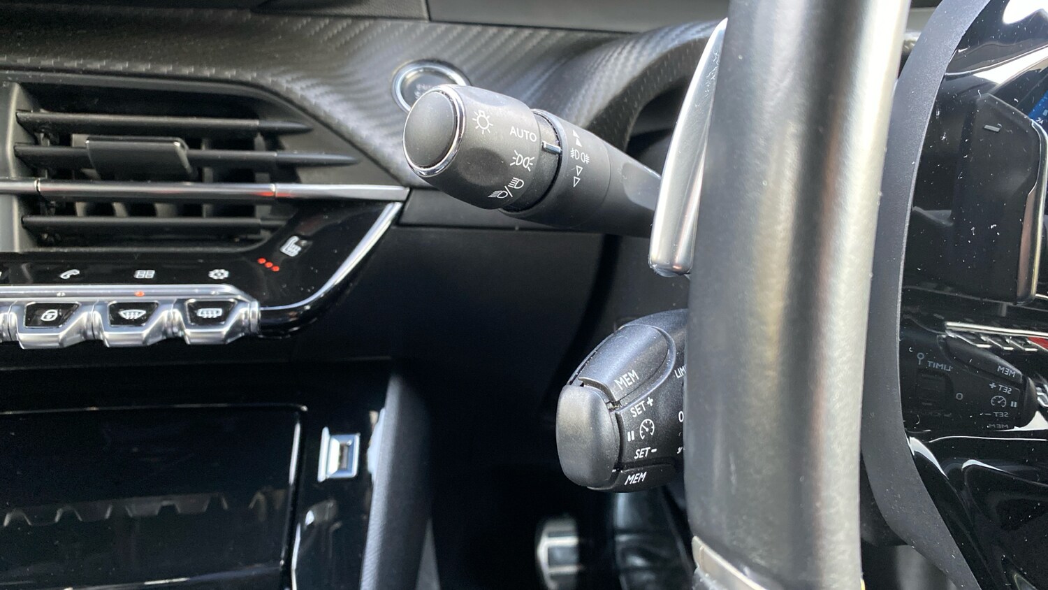 Used Peugeot 2008 2023 for sale - 76772547: Photo 36