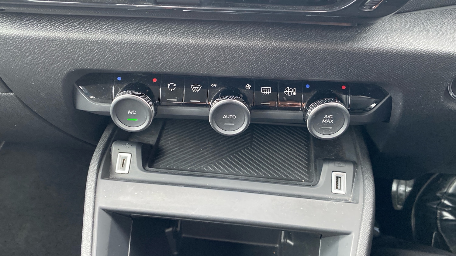 Used Citroen C4 2023 for sale - 77626934: Photo 32