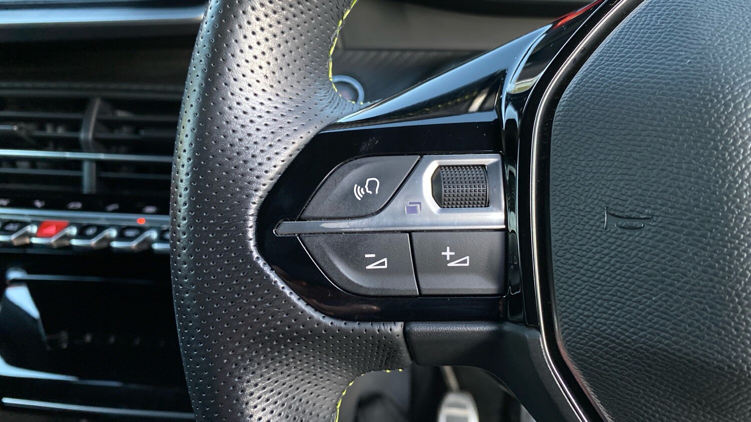 Used Peugeot 2008 2021 for sale - 76716096: Photo 24