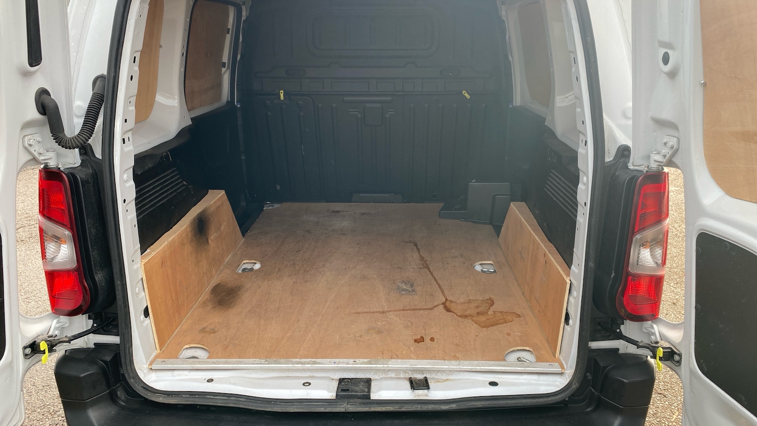 Used Peugeot Partner 2023 for sale - 76914352: Photo 19