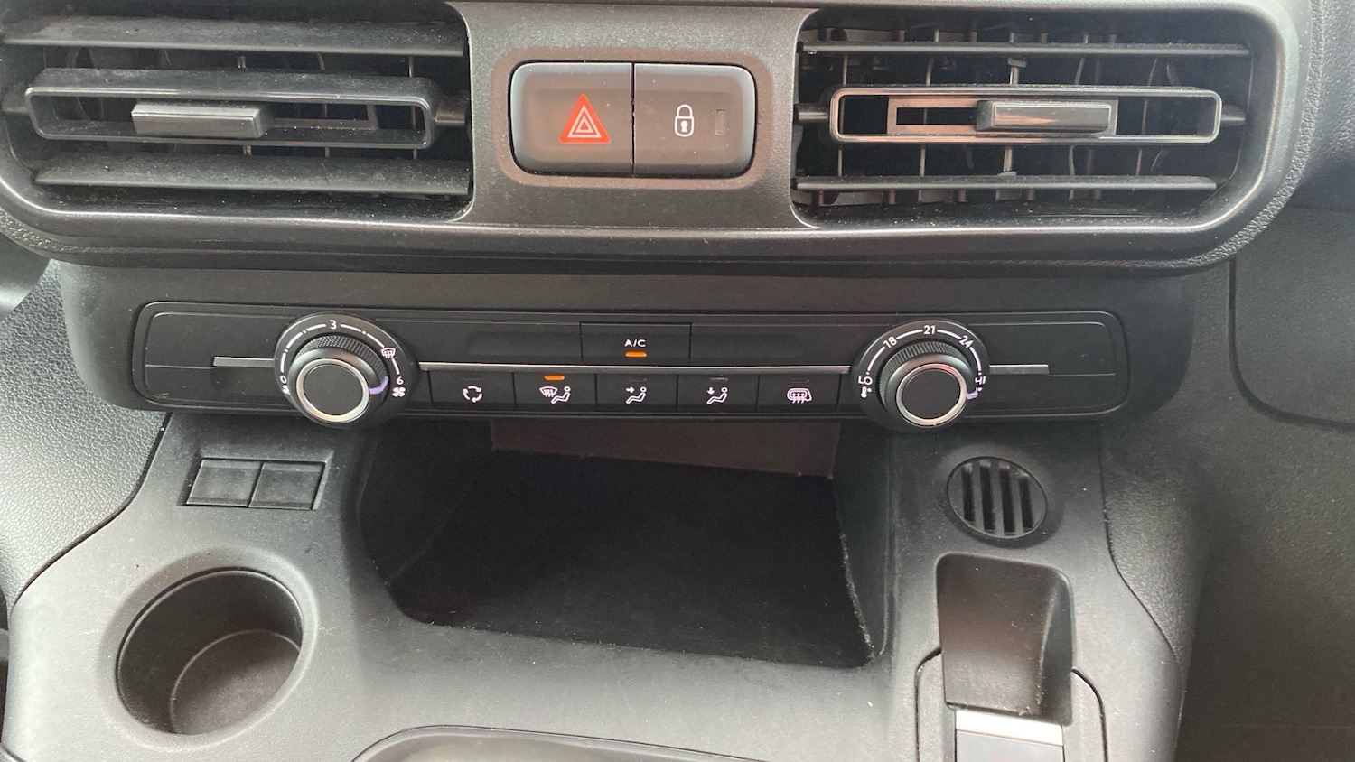 Used Peugeot Partner 2023 for sale - 76914352: Photo 20