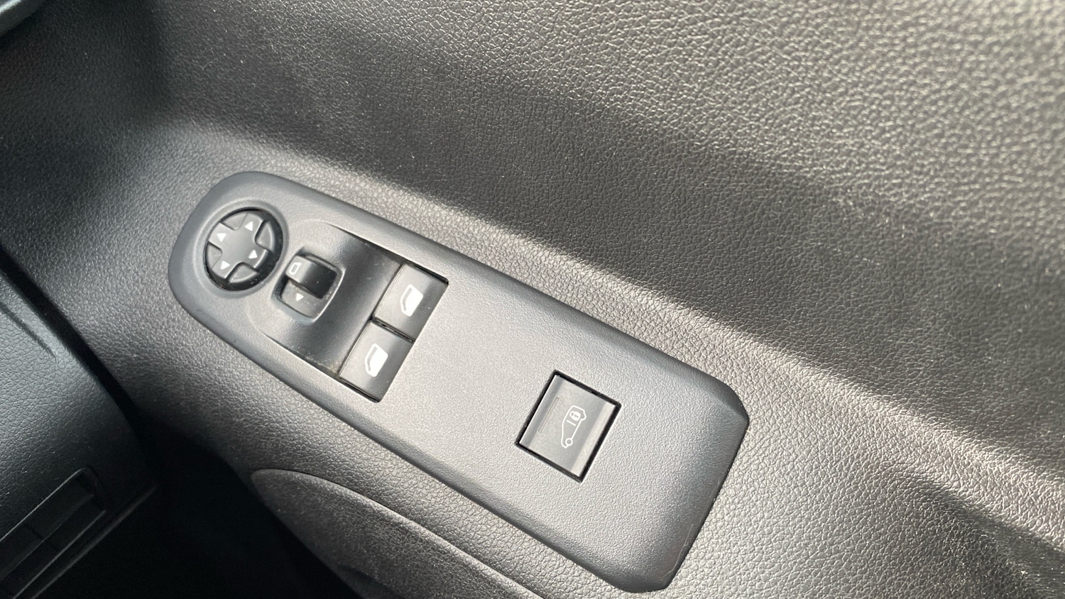 Used Peugeot Partner 2023 for sale - 76914352: Photo 22