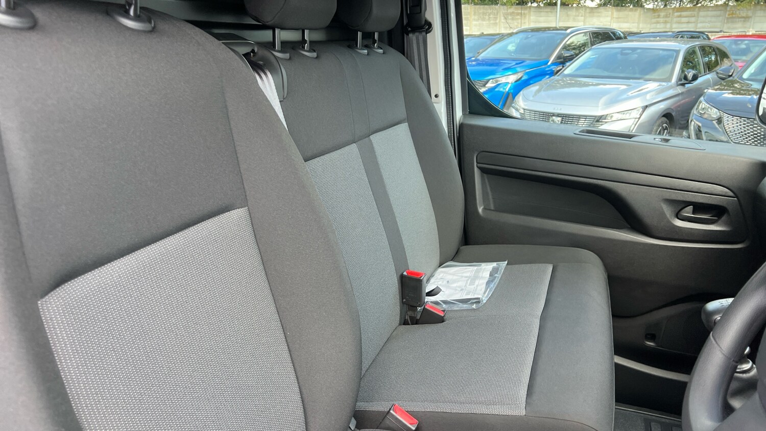 Used Peugeot Expert 2023 for sale - 76110297: Photo 25