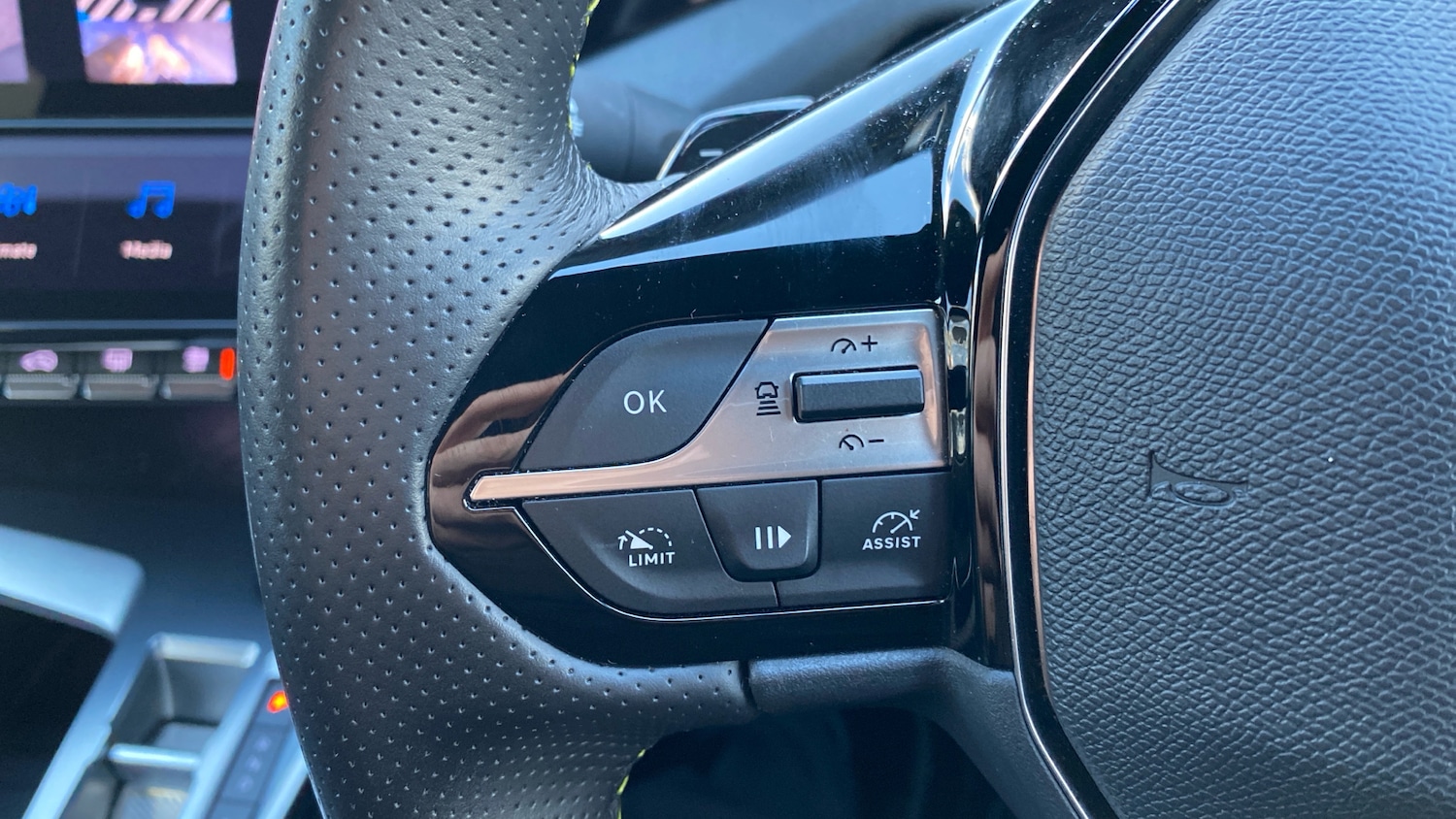 Used Peugeot 408 2023 for sale - 76887923: Photo 23