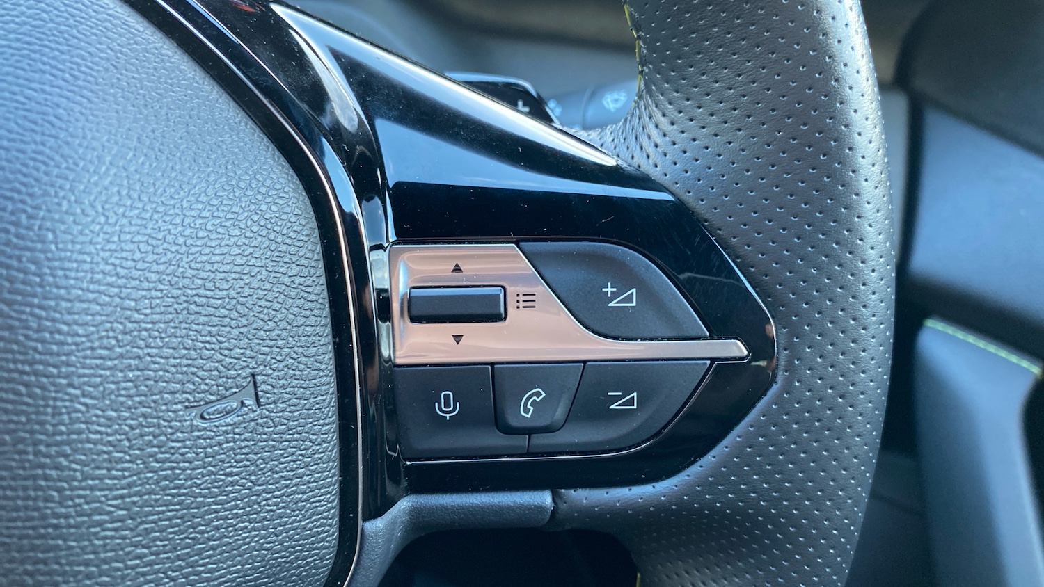 Used Peugeot 408 2023 for sale - 76887923: Photo 24