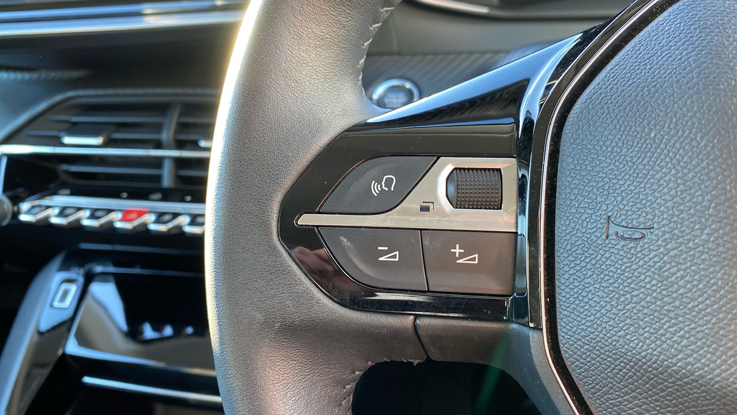 Used Peugeot 208 2024 for sale - 77102467: Photo 24