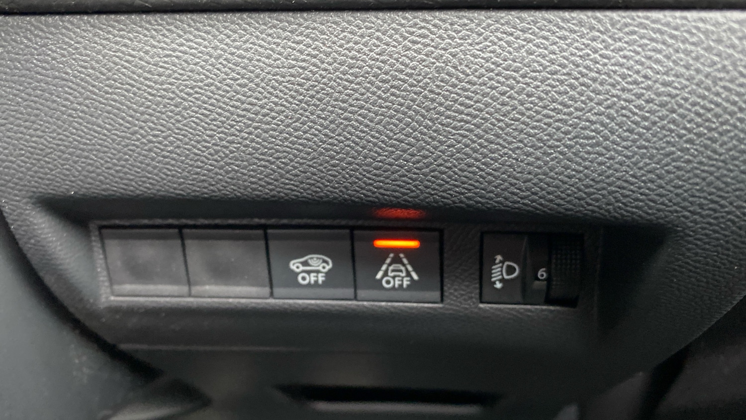 Used Peugeot 2008 2022 for sale - 75901347: Photo 31