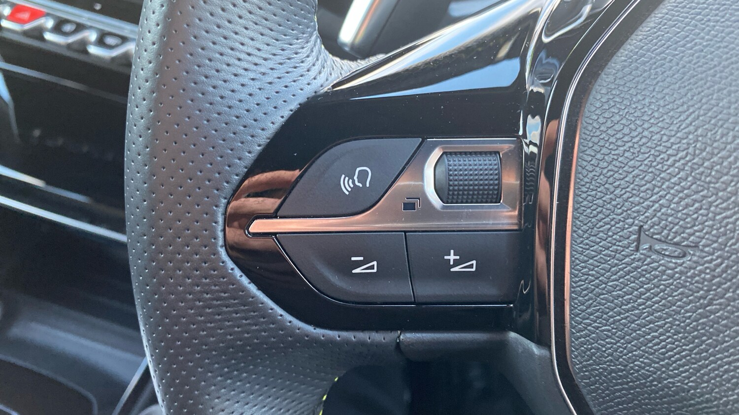 Used Peugeot 2008 2023 for sale - 76887922: Photo 24